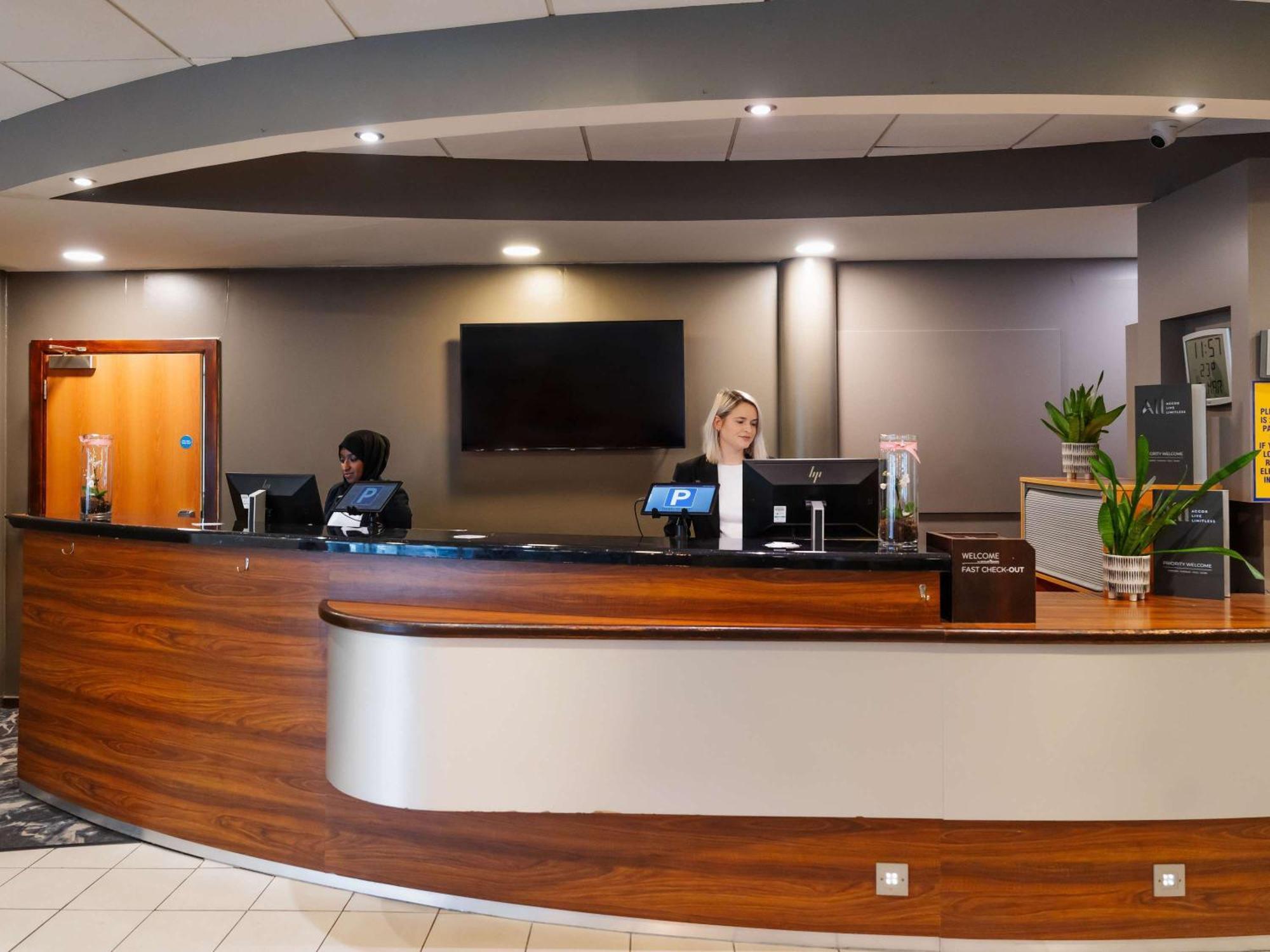 Novotel Milton Keynes Ngoại thất bức ảnh